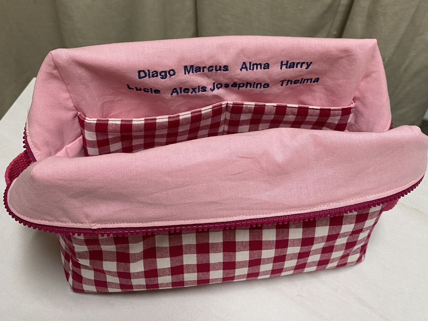 grande trousse de toilette vichy et uni cadeau pour les puéricultrices