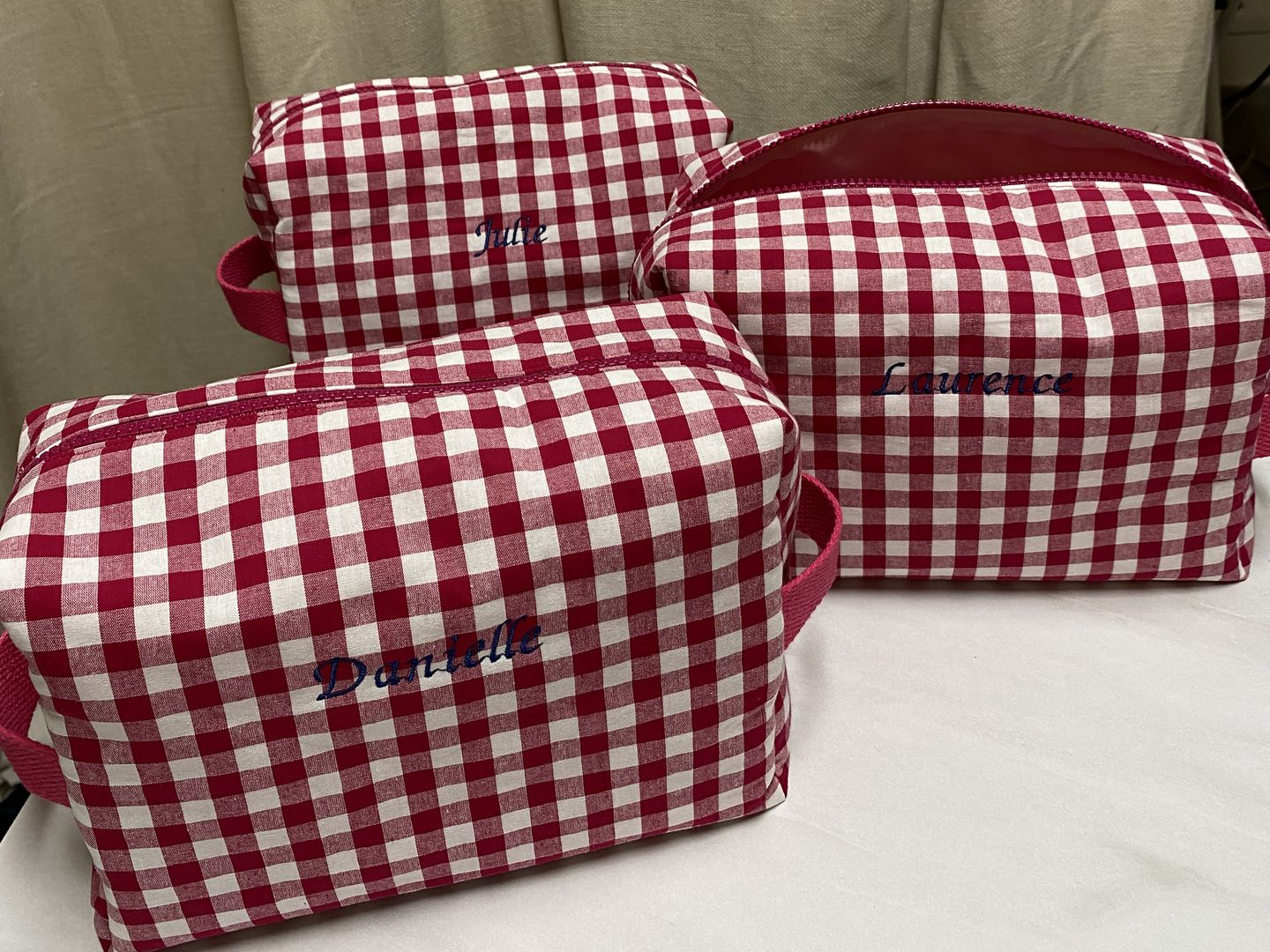 grande trousse de toilette vichy et uni, cadeau pour les puéricultrices