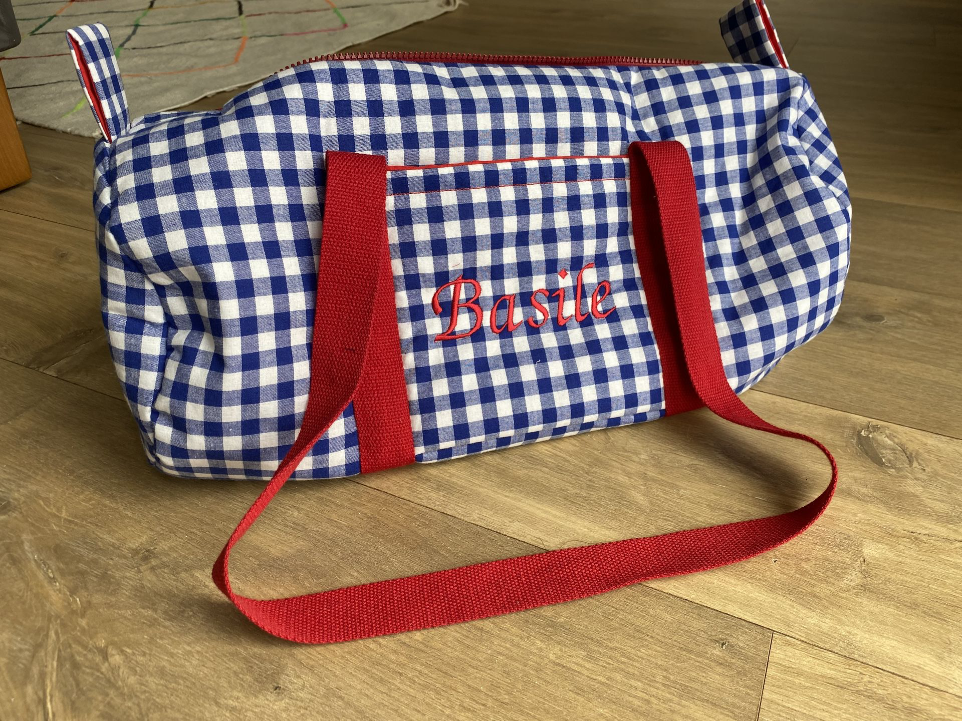 sac polochon normi bleu marine et rouge personnalisé