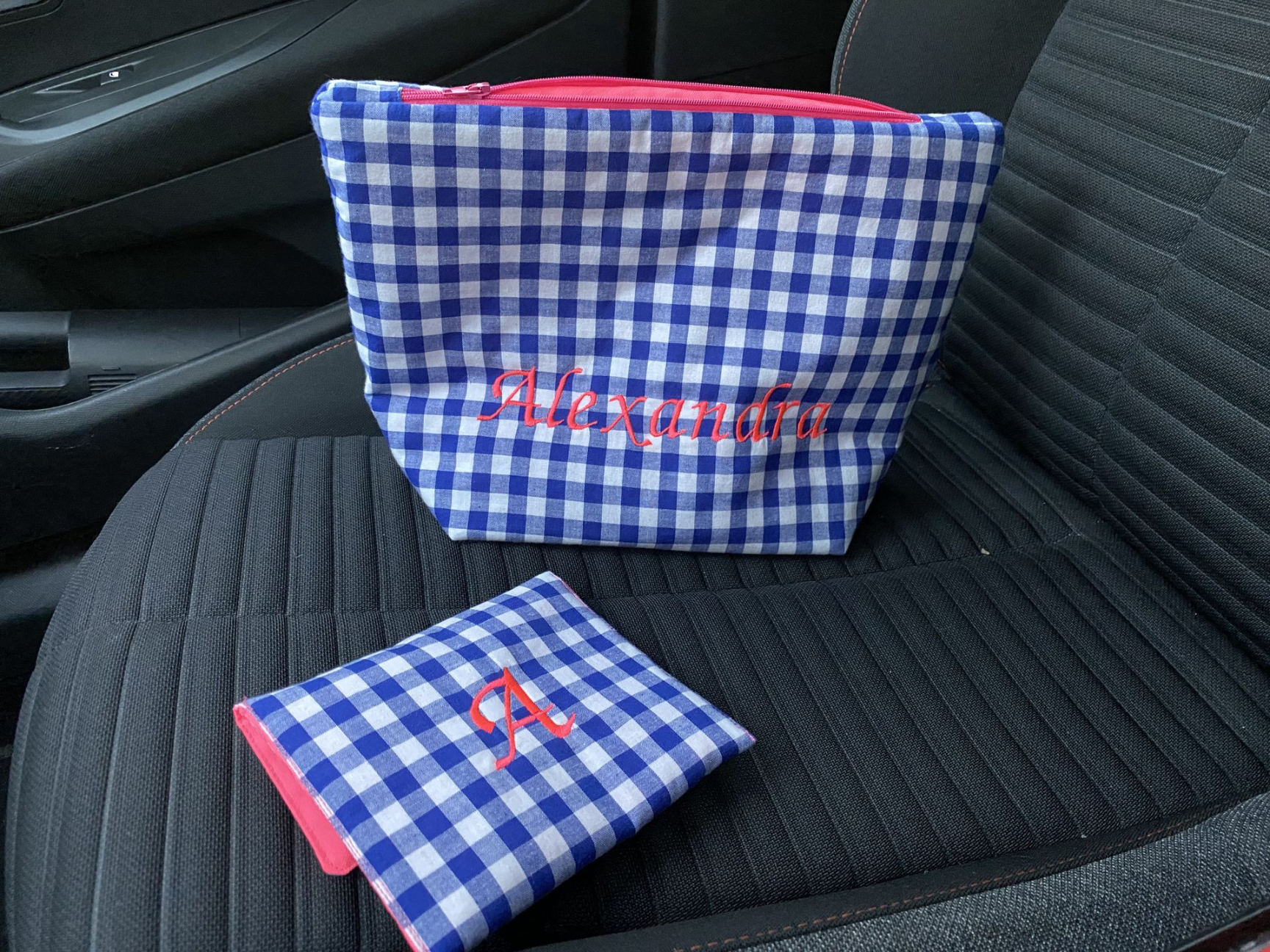 trousse de toilette avec dimensions personnalisés et pochette assortie